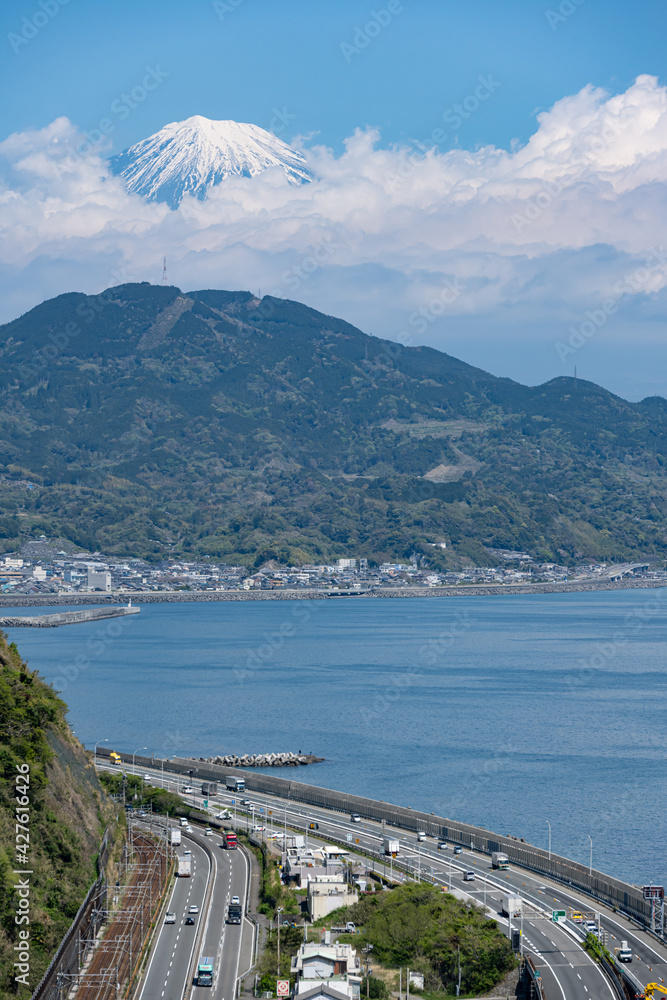 薩埵(さった)峠展望台から富士山を望む