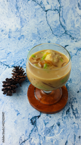 This drink has a sweet and savory taste. In Indonesia this drink is known as cendol