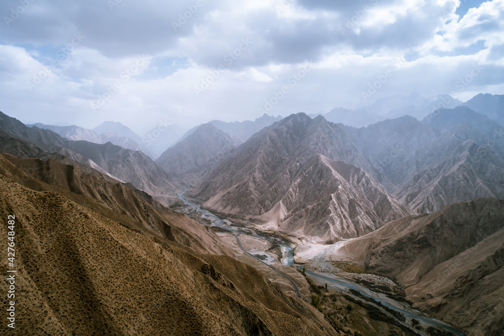 Fototapeta premium Aerial photography of the scenery along the Xinjiang-Tibet Highway