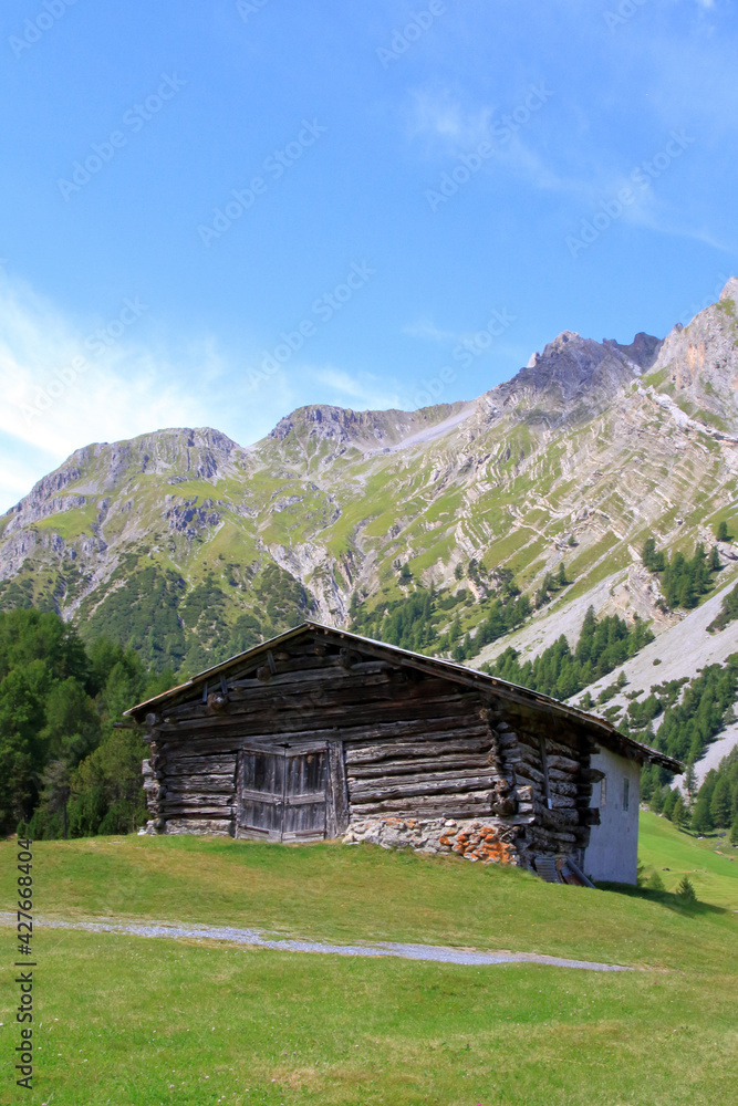 baita in montagna, cottage mountain hut