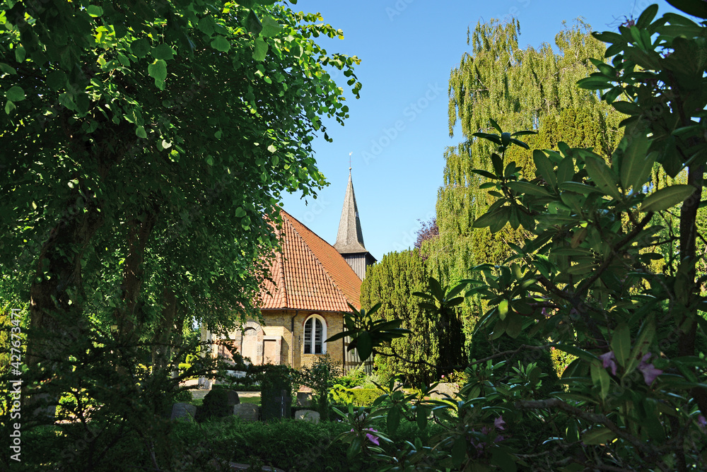 SchifferkIrche und Friedhof in Arnis SchifferkIrche und Friedhof in Arnis