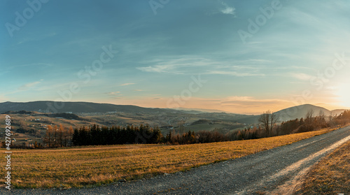 Panorama w gminie Grybów. beskid niski, małopolska
