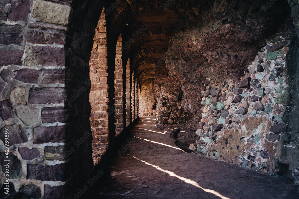 Obraz premium Castle Tunnel