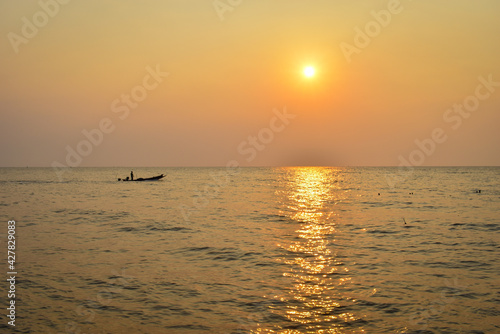Fototapeta Naklejka Na Ścianę i Meble -  landscape view of sunrise on the sea