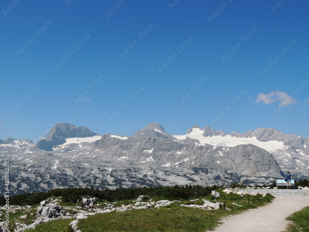 Five Fingers es una plataforma de mirador en las montañas Dachstein en el Monte Krippenstein, Austria.