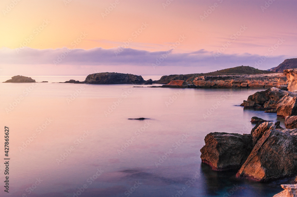 Colores del amanecer en la costa