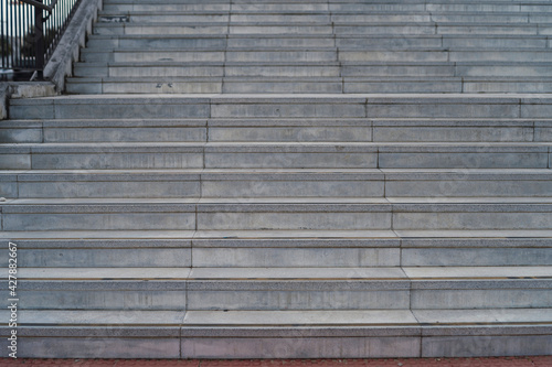 Escaleras grises de cemento elemento arquitectónico  © MiguelAngelJunquera