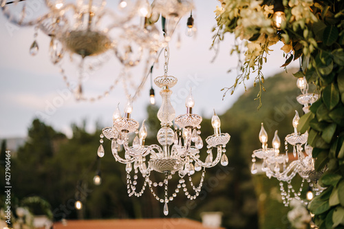 Stampa su Tela Crystal chandeliers with candles