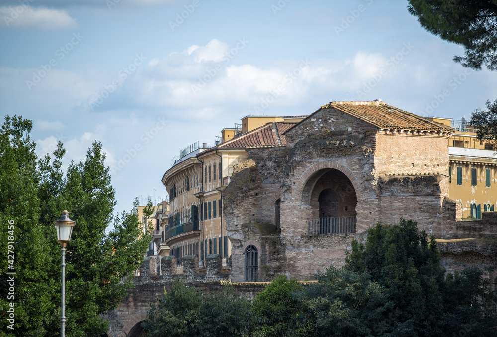 Immeubles d'habitation et ruines à Rome