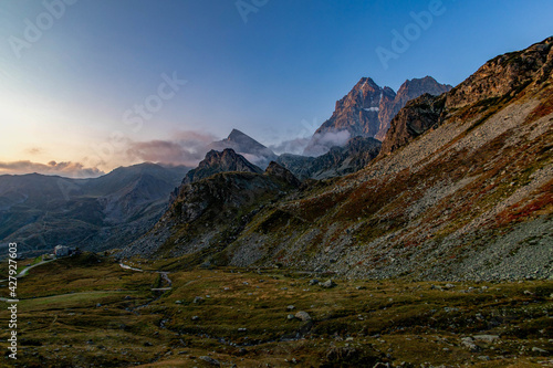 monviso all alba verso il colle della gianna  poco sopra pian del re