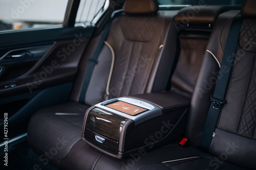 Luxury car rear seat row © Moose
