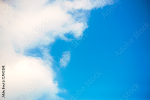Fototapeta Naklejka Na Ścianę i Meble -  Beautiful blue sky and white clouds in thailand