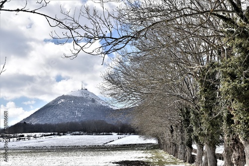 Le Puy-de Dôme enneigé