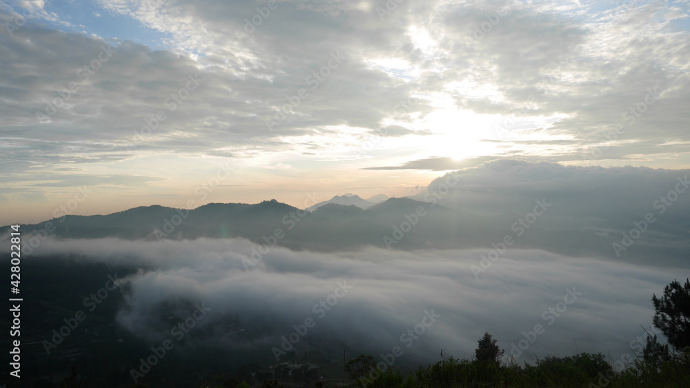 Fototapeta mgła w górach