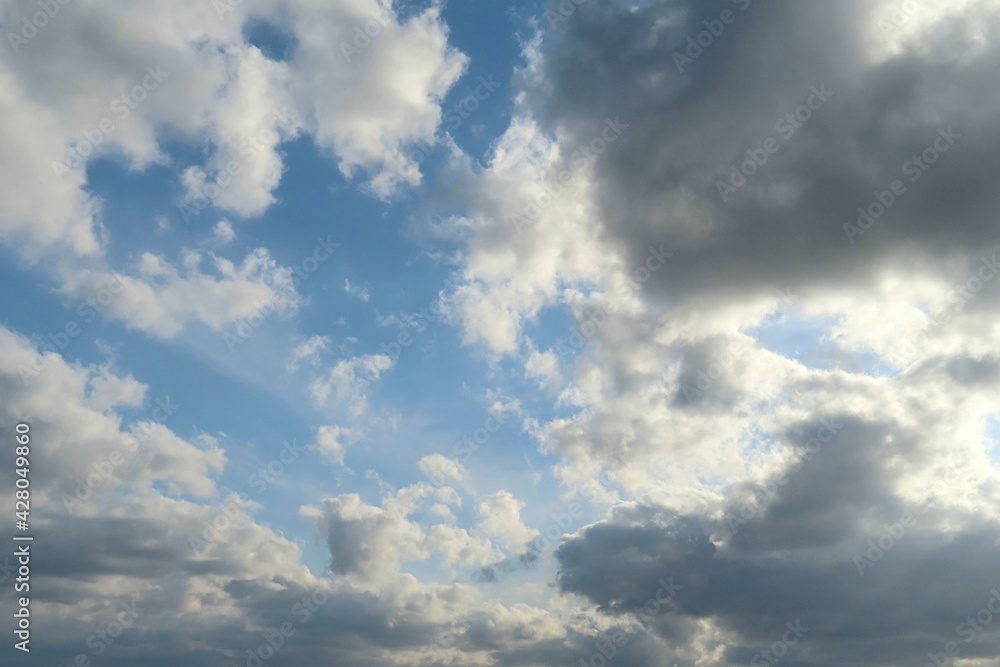 空 空