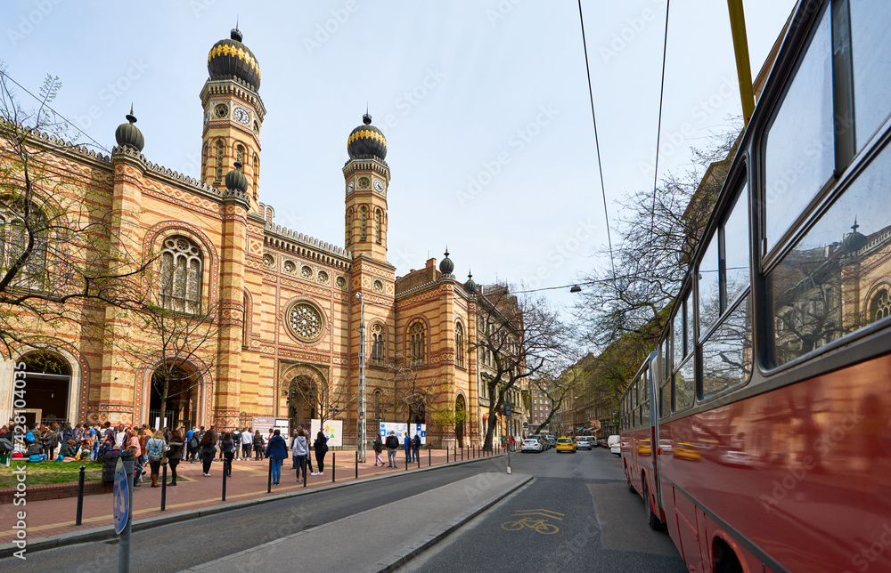 Fototapeta premium Street view of central synagogue of Budapest, Hungary