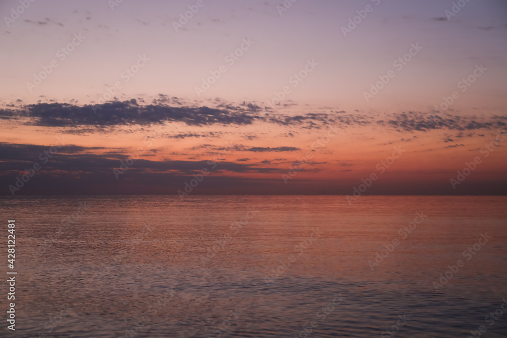 Obraz premium Picturesque view of beautiful seascape on sunrise