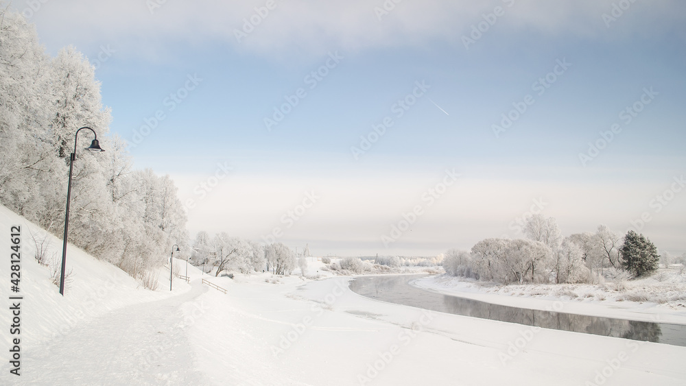 Obraz premium Frost on the trees on a snowy winter day. Skrunda, Latvia.