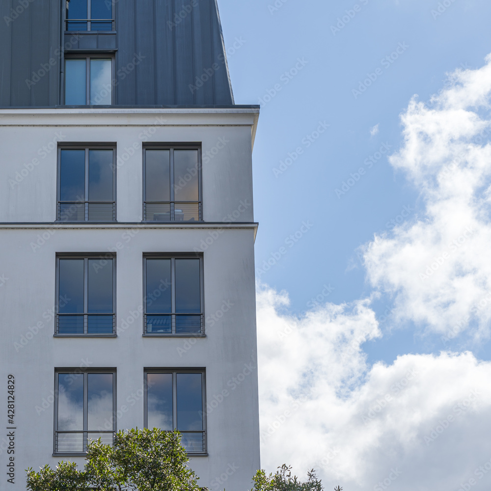 Fassade mit Fenstern Fassade mit Fenstern
