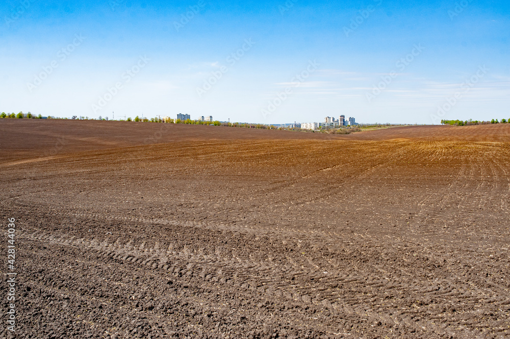Arable land is the land under temporary agricultural crops capable of being ploughed and used to grow crops. Arable land is the land under temporary agricultural crops capable of being ploughed and used to grow crops.