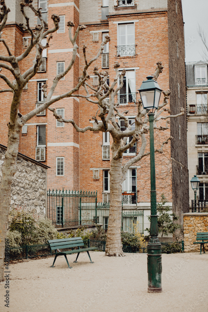 Obraz premium Joli jardin parisien