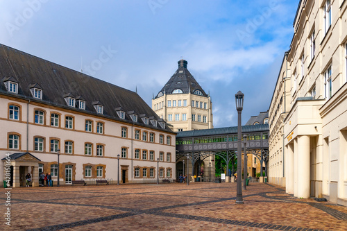 Obraz na płótnie Cite Judiciaire A Luxembourg w salonie