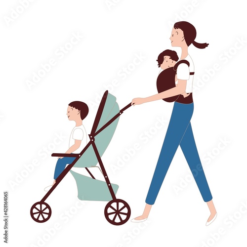 子どもが座るベビーカーと抱っこ紐で赤ちゃんを抱っこする女性　横　
