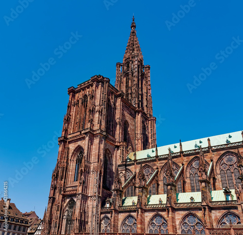 Obraz na płótnie View Of Strasbourg Cathedral From The Courtyard Of The Rohan Palace, Strasbourg, Alsace, France w salonie