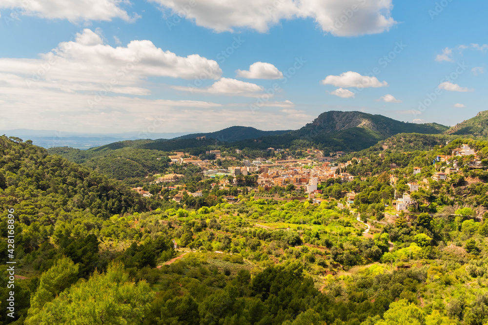 Obraz premium Route for hiking in the city of Valencia.