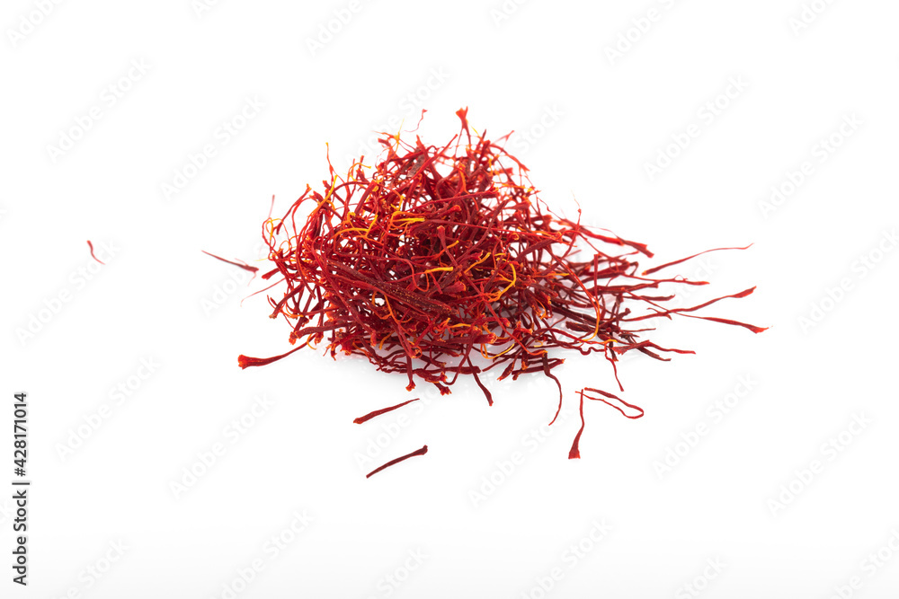 Naklejka premium saffron. dried saffron on white background. saffron spice