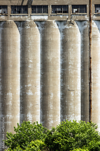 Silo No. 5 (2/4)
