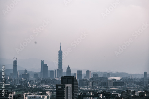 city skyline © chien