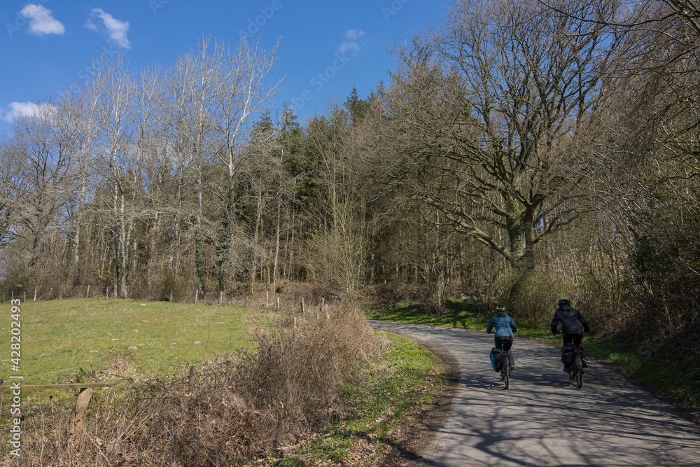 Radtour im Naturpark Hüttener Berger im Frühling. Radtour im Naturpark Hüttener Berger im Frühling.