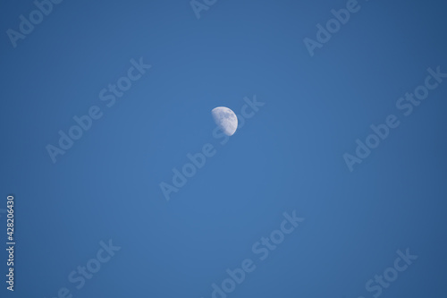 Mond bei Tag