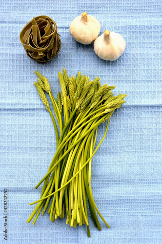 Wild asparagus, asparagus noodle nest, garlic