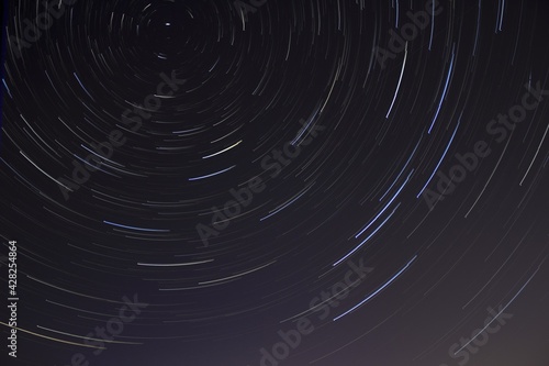 Foto de lapso de tiempo de estrellas en la noche