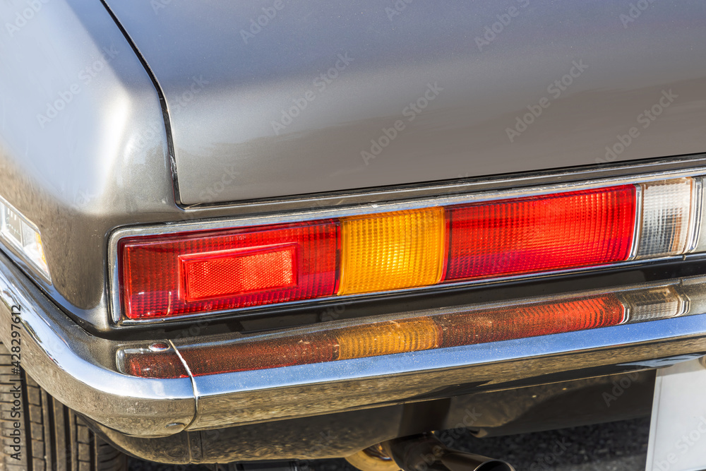 テールライト　Old car tail light (brake light)