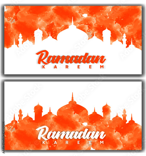 Elegant ramadan kareem decorative moon and lanterns greeting Free Vector