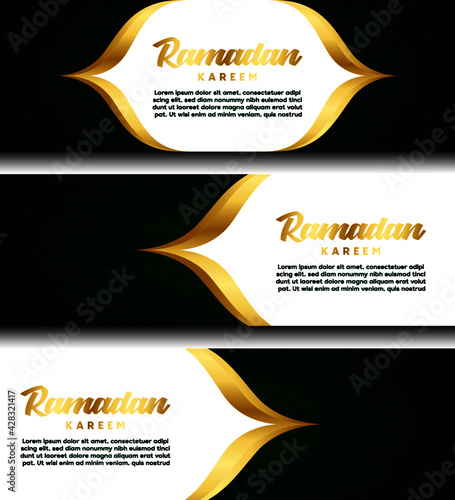 Elegant ramadan kareem decorative moon and lanterns greeting Free Vector