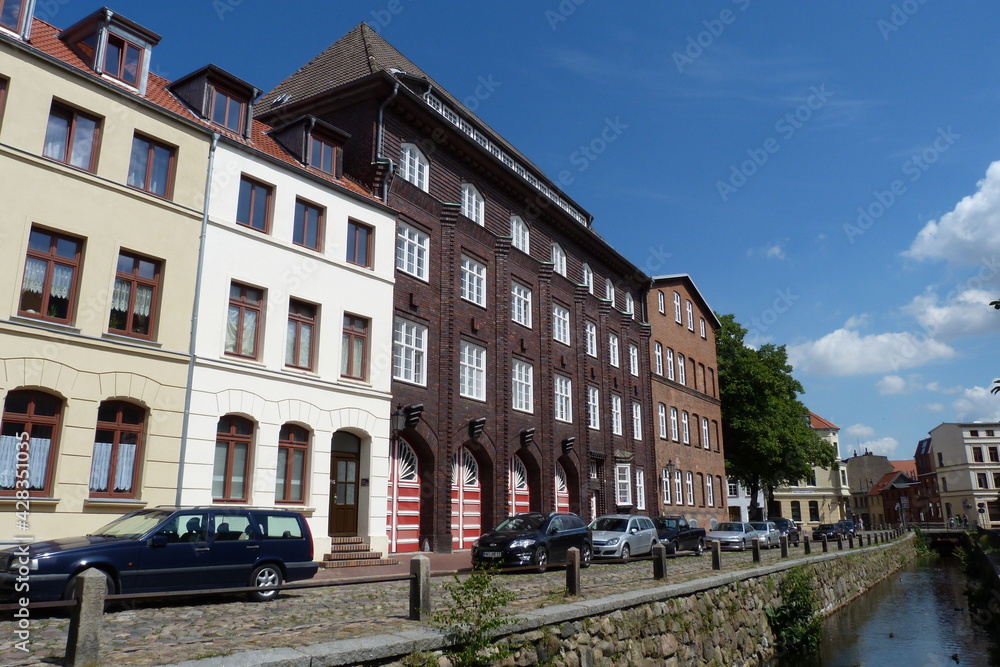 Altstadt am Mühlenbach in Wismar an der Ostsee
