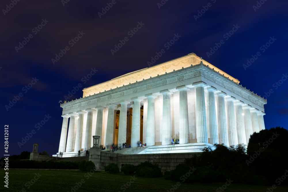 Obraz premium Lincoln Memorial at night - Washington D.C. United States of America