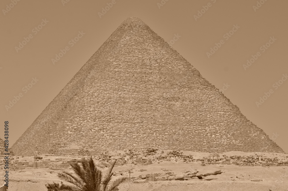 GRANDE PYRAMIDE DE KHÉOPS PLATEAU DE GIZEH Stock Photo | Adobe Stock