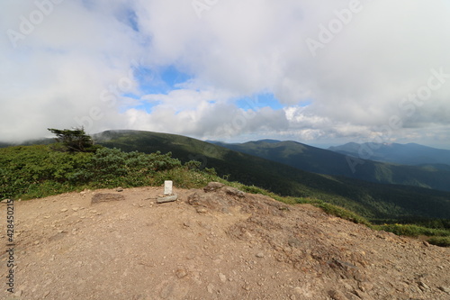 福島県の裏磐梯の西大顚から西吾妻山の登山 