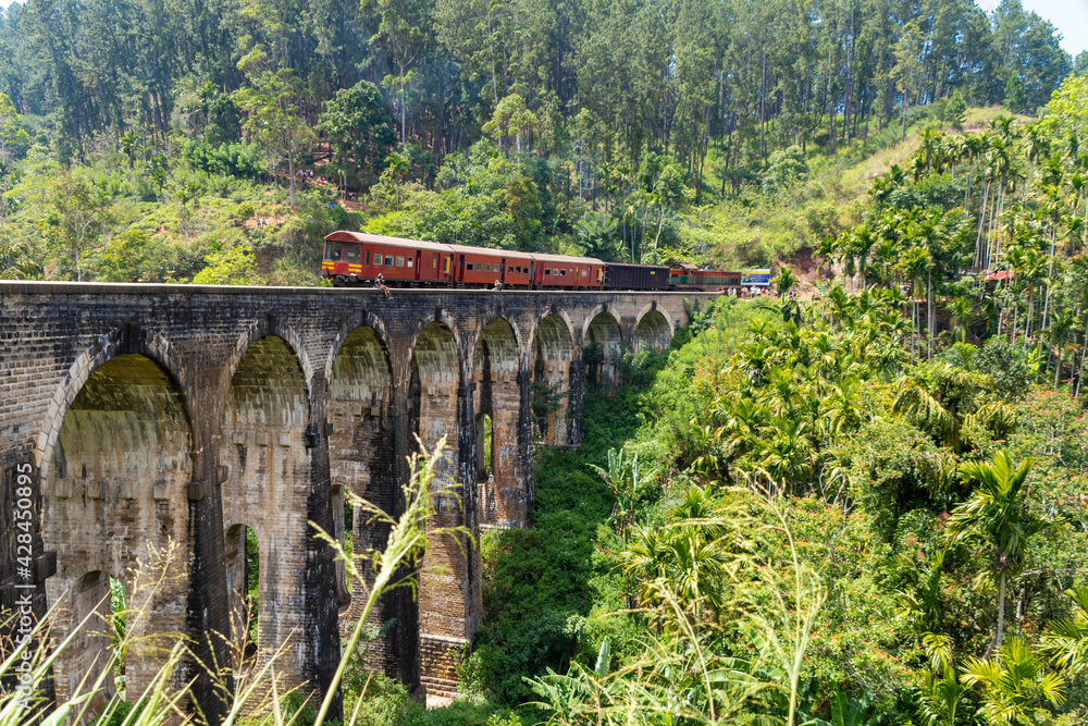 Nine Arch Bridge in Ella auf Sri Lanka