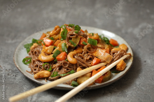 Vegetables in pad thai sauce with cashews