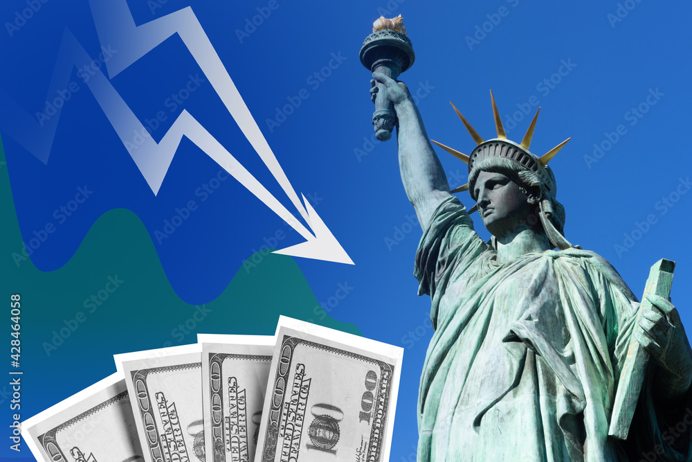 Fototapeta premium Decreased income of American citizens. Falling graph next to Statue of Liberty. It symbolizes a decrease in income of Americans. Decreased earnings of US residents. Declining America's Income