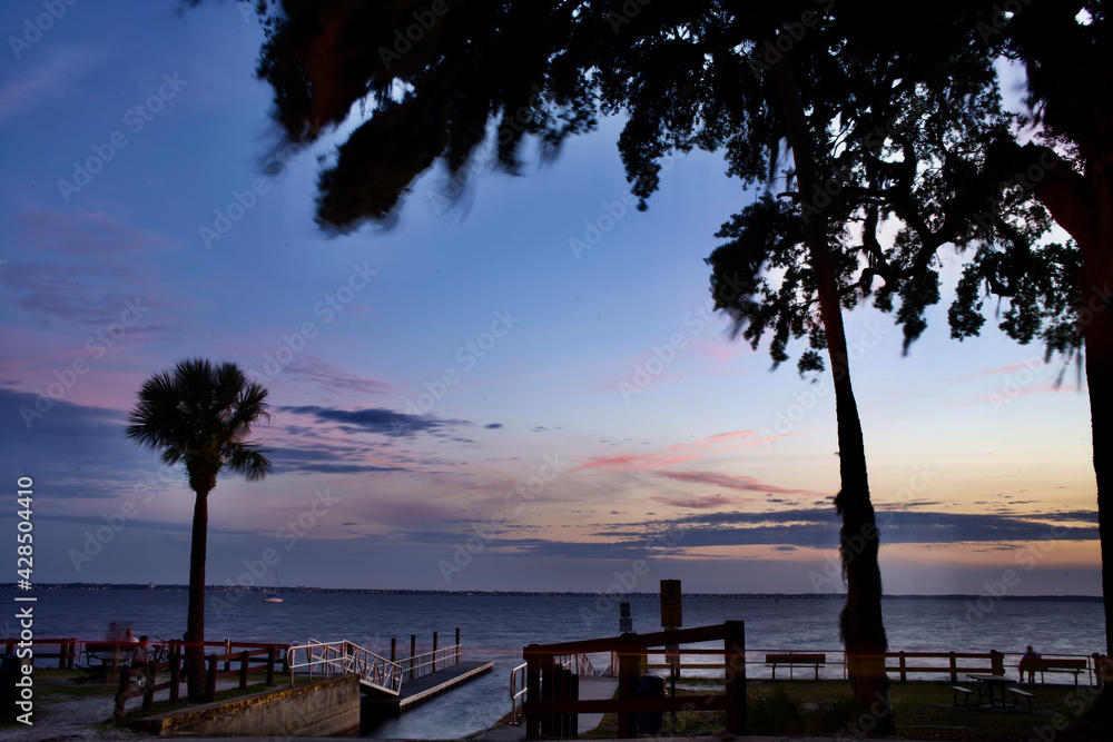 Obraz premium Sunset on Lake Monroe