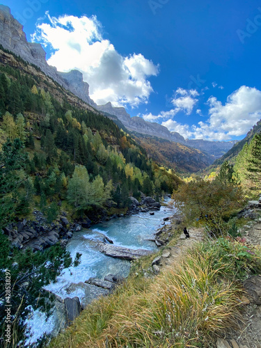 views of mountains, forests, waterfalls and natural pools in the Ordesa y Monte Perdido National Park, located in the Aragonese Pyrenees. in the province of Huesca, Spain © Javier Ocampo Bernas