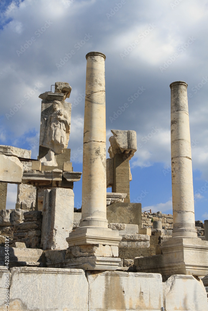 Ephesus; Ancient Greek city 
Hercules Gate