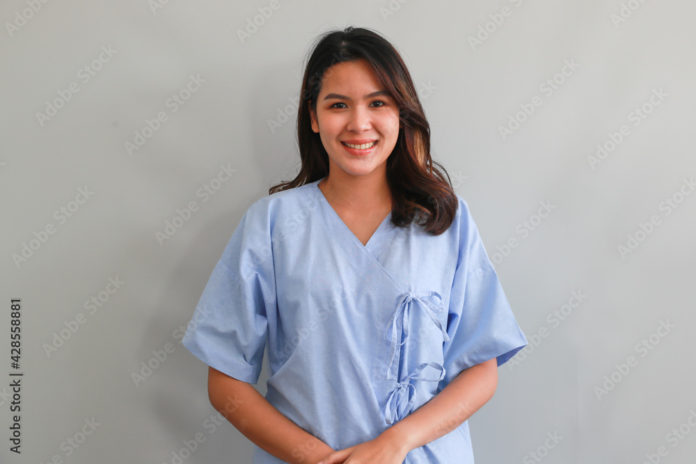Disposable Patient Gown for Hospital Non-Transparent - China Nonwoven Patient  Gown with Short Sleeves, Patient Gown | Made-in-China.com